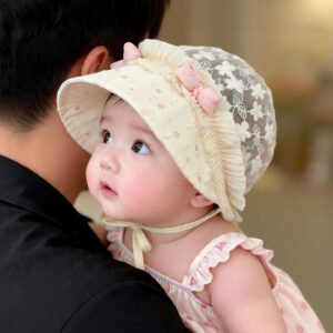 Bow toe baby hat